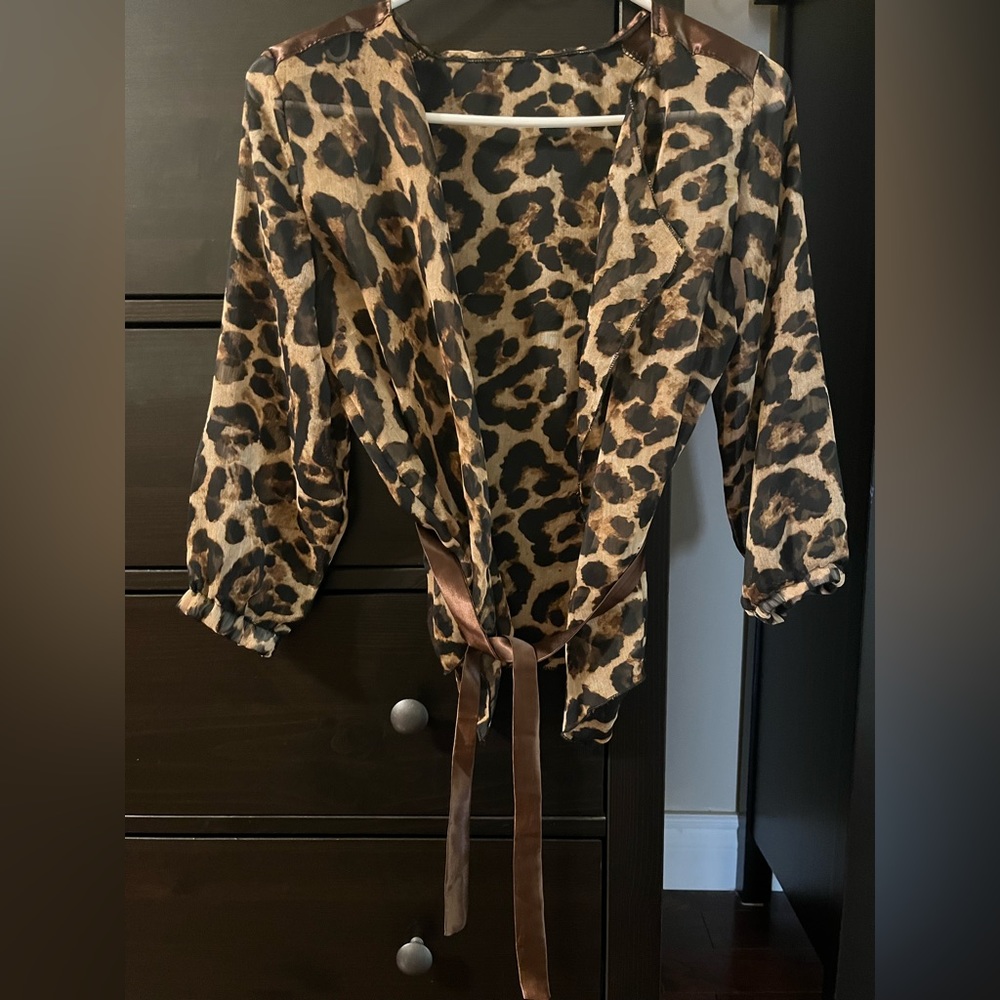 LEOPARD PRINT Cover Thin Jacket, Size Small